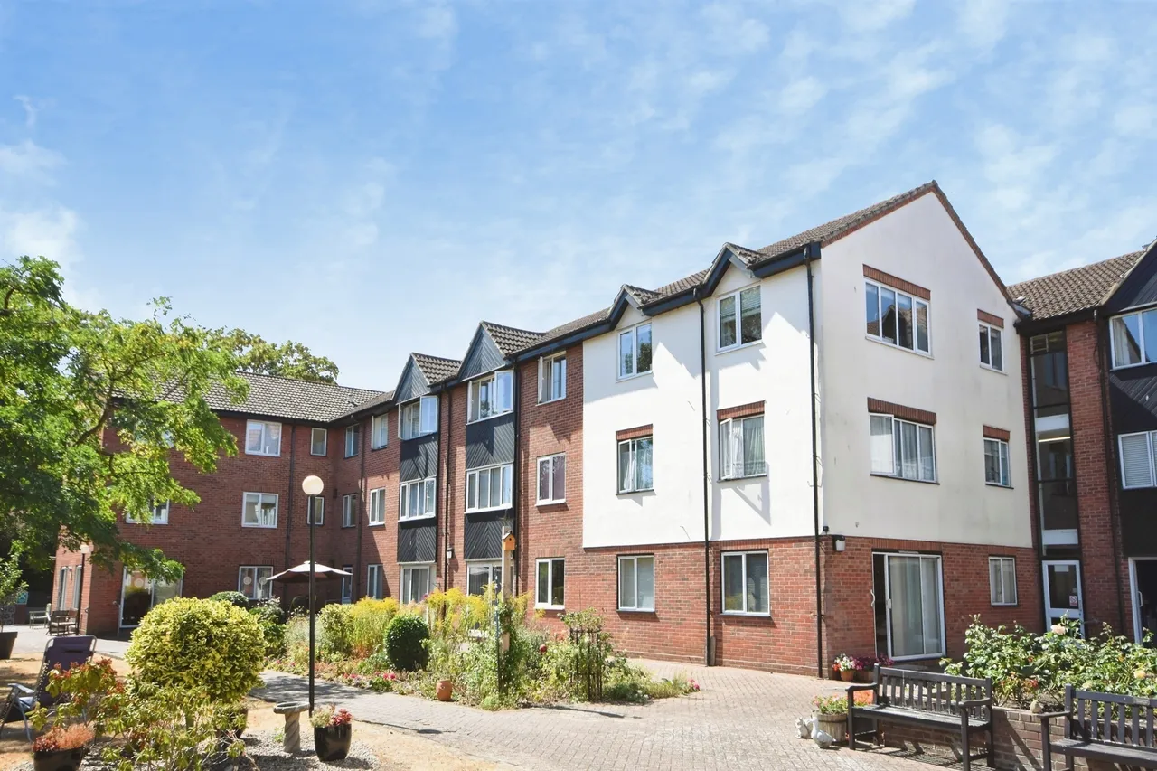 1 bed flat for sale — Victoria Road, Chelmsford