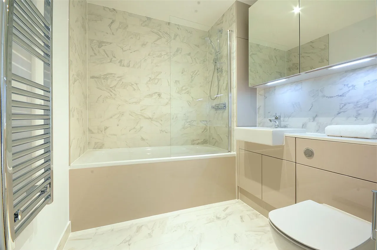 Apartment 201, Hurlock Heights, 4 Deacon Street, London, photo 6