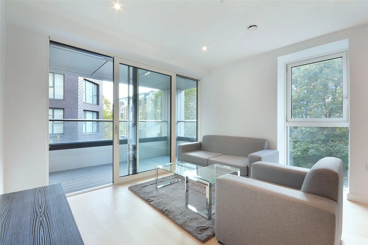 2 bed flat to rent — Apartment 201, Hurlock Heights, 4 Deacon Street, London