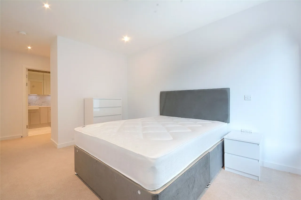 Apartment 201, Hurlock Heights, 4 Deacon Street, London, photo 3