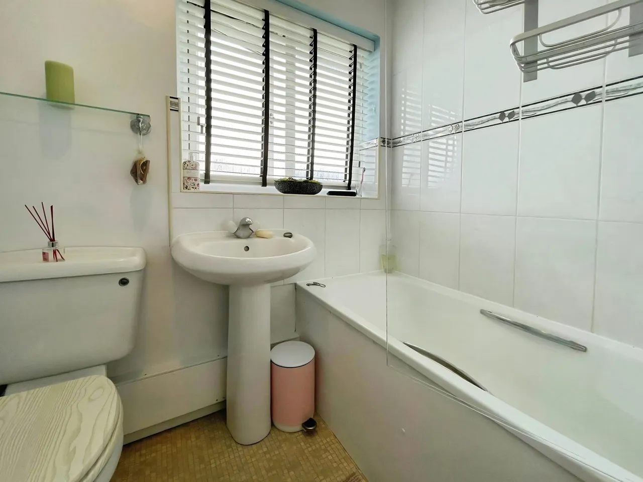 Ewins Close, Ash, Surrey, GU12 6RZ, photo 11