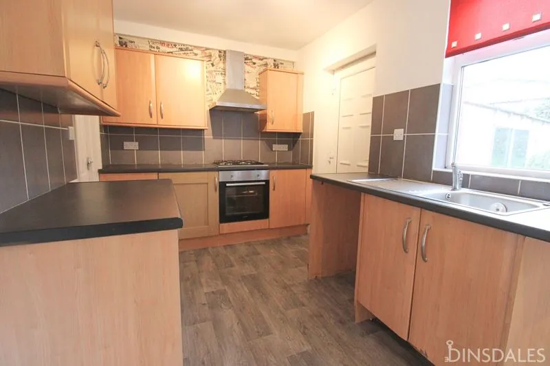 North Cliffe Avenue Thornton, Bradford BD13 3BX, photo 2