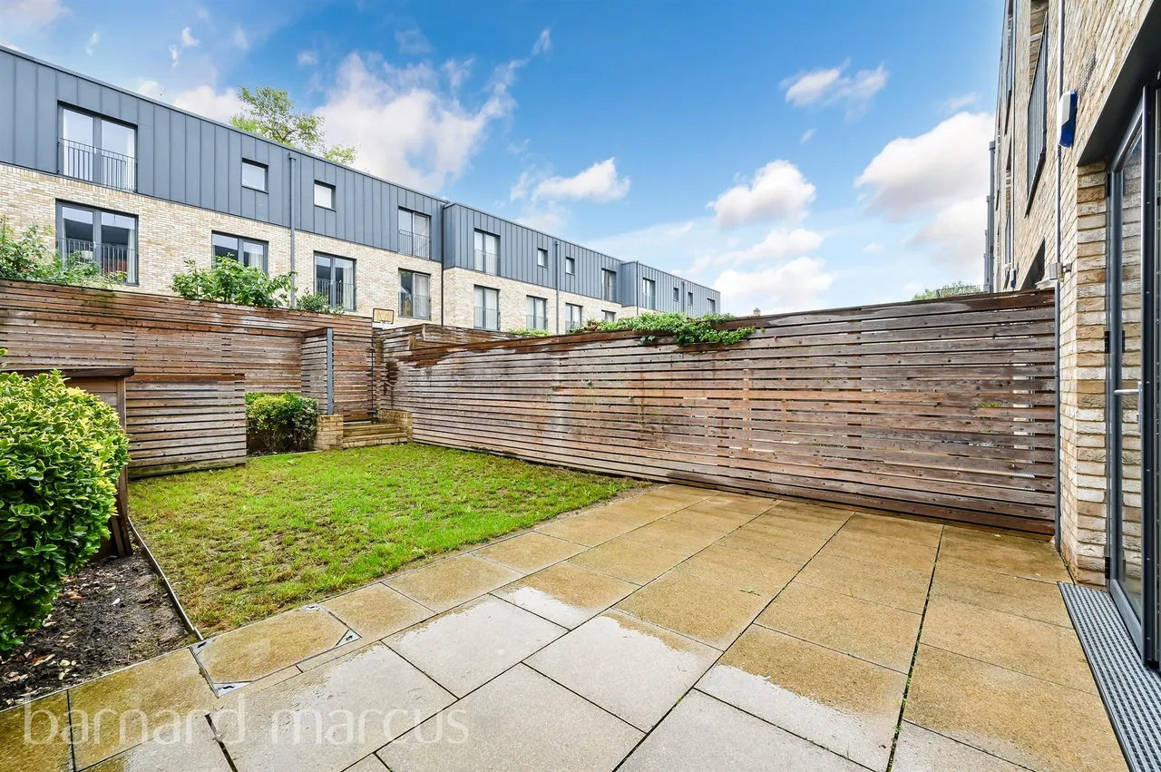 Beatrice Place, London, SW19, photo 3