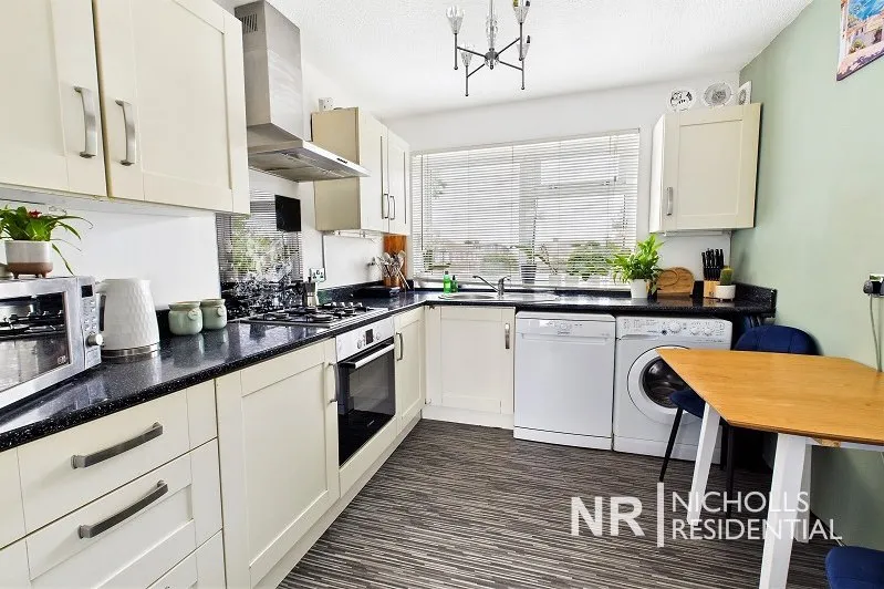 Gatley Avenue, West Ewell, KT19, photo 2