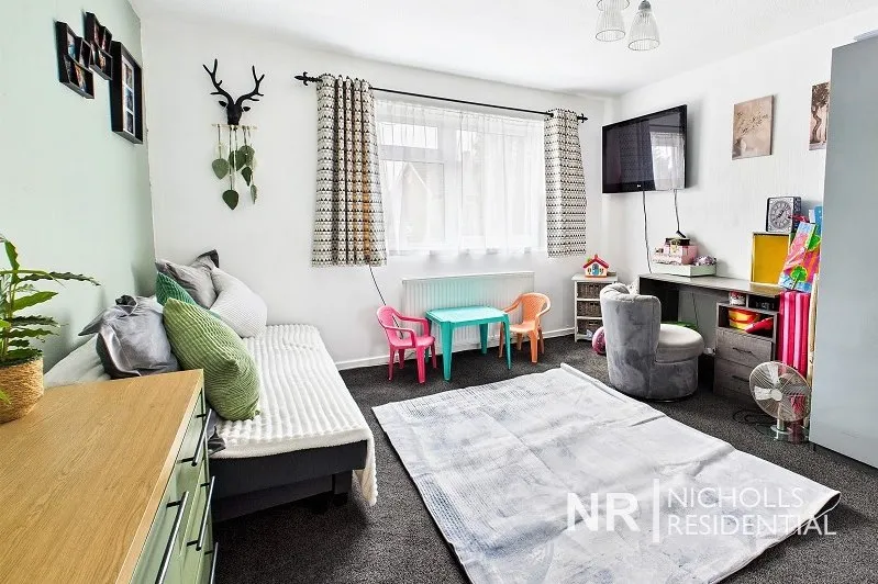 Gatley Avenue, West Ewell, KT19, photo 3