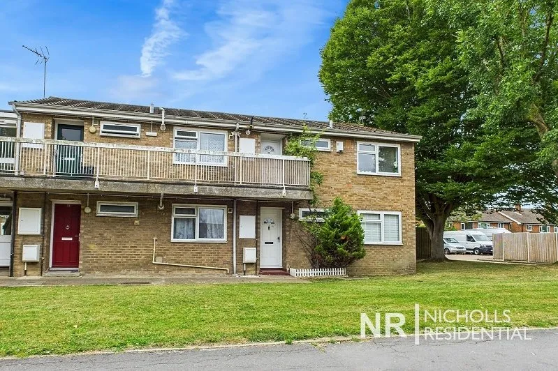 1 bed flat for sale, Gatley Avenue, West Ewell, KT19