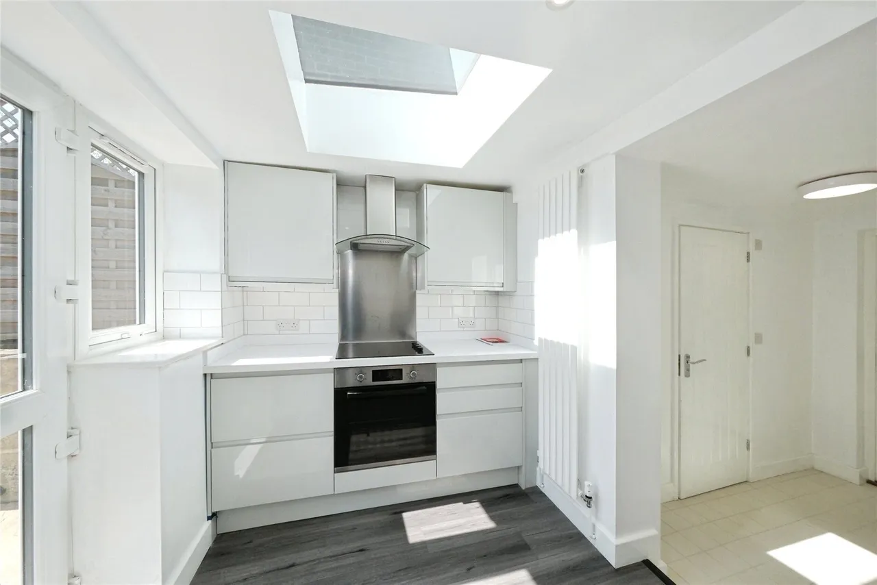 Ringstead Avenue, Sheffield, South Yorkshire, S10, photo 6