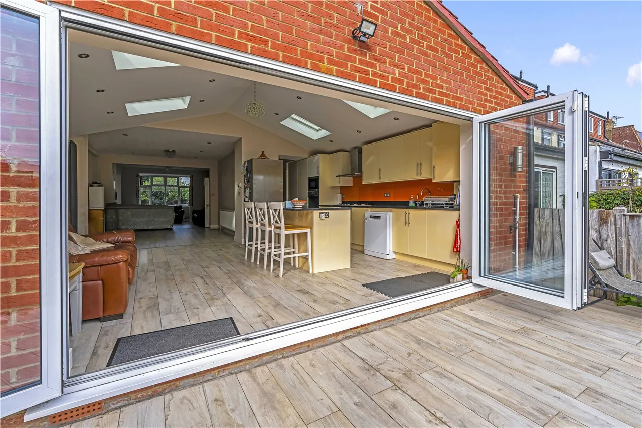 Holly Bush Lane, Hampton, TW12 2QY, photo 3