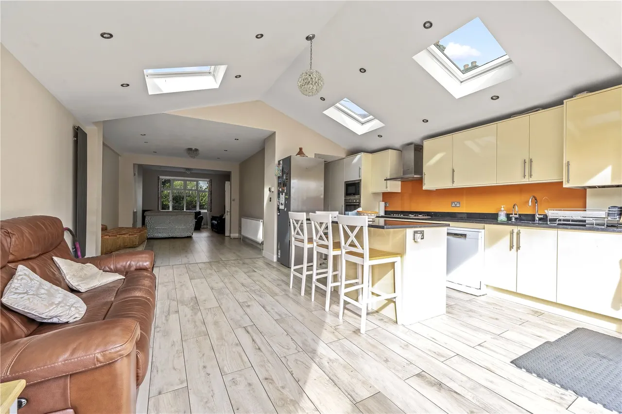 Holly Bush Lane, Hampton, TW12 2QY, photo 4