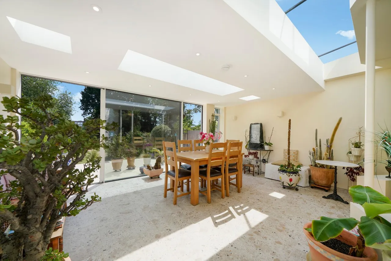 Rodborough Road, Golders Green NW11 8SA, photo 11