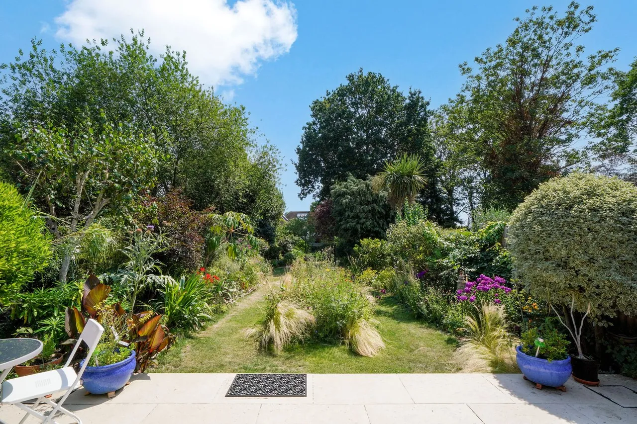Rodborough Road, Golders Green NW11 8SA, photo 6