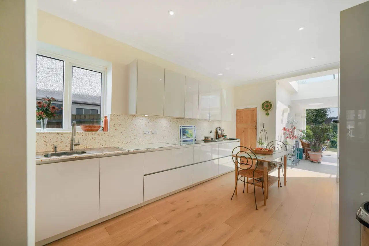 Rodborough Road, Golders Green NW11 8SA, photo 12