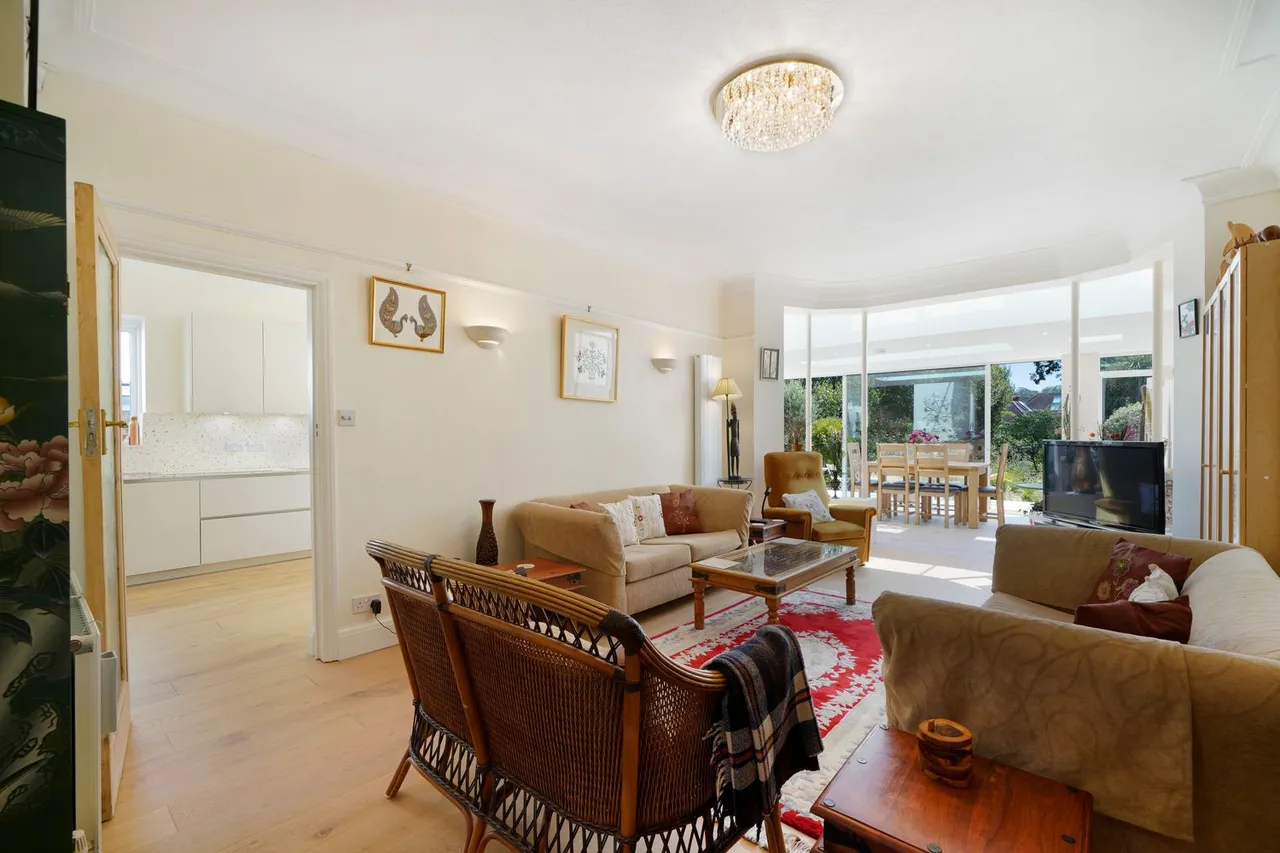 Rodborough Road, Golders Green NW11 8SA, photo 7