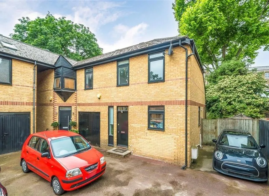 3 bed house for sale — Spencer Mews, Stockwell, SW8
