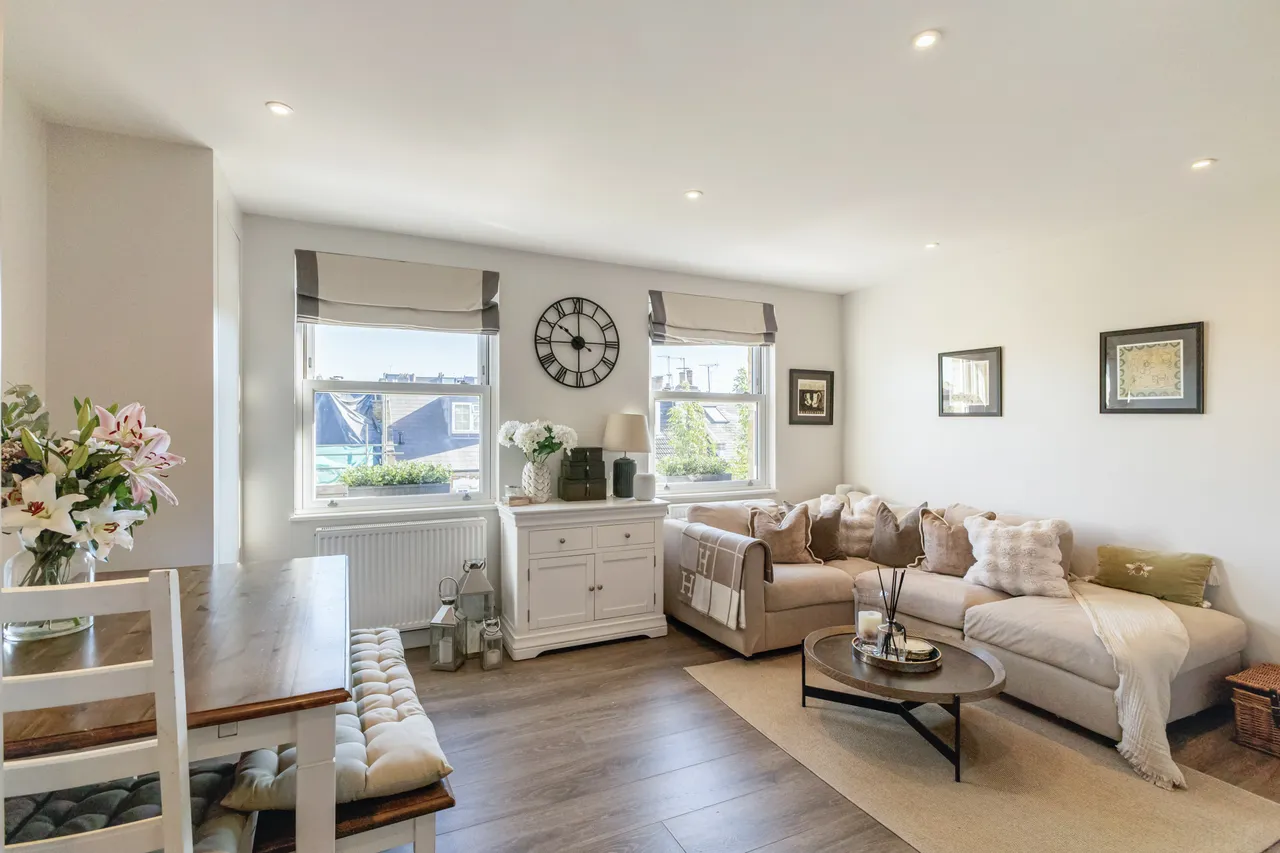 Old York Road, London, SW18, photo 10