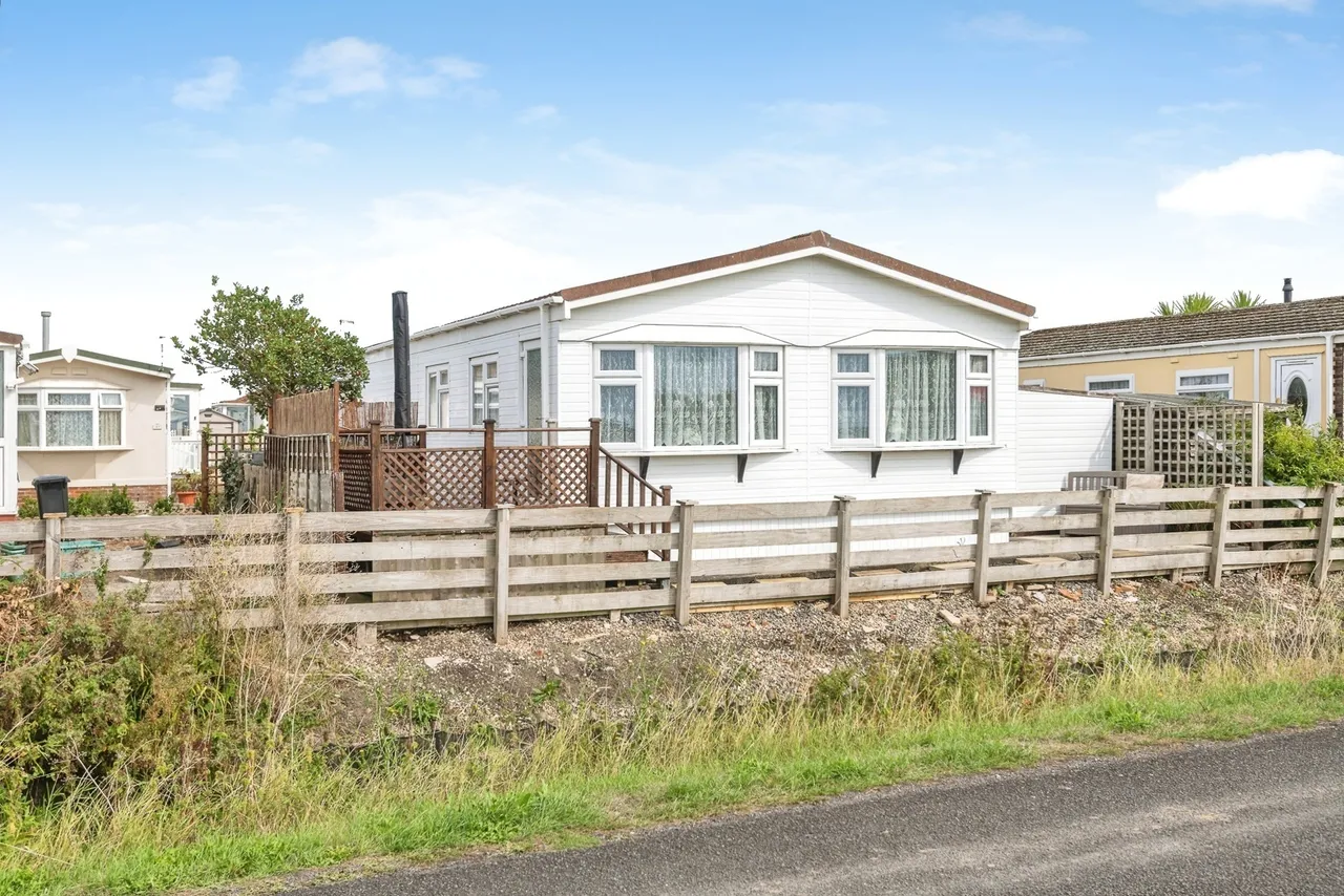2 bed mobile home for sale, Poplar Walk, Oaktree Park, BS24