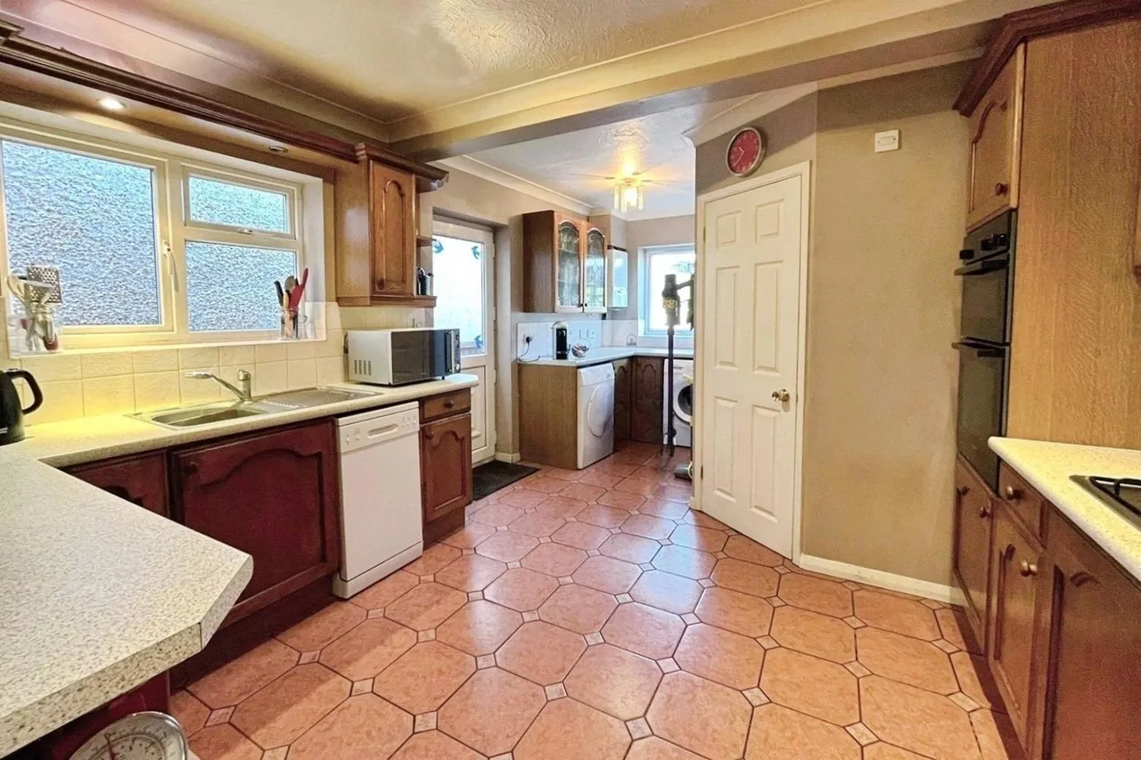 Frimley Road, Ash Vale, GU12, photo 4