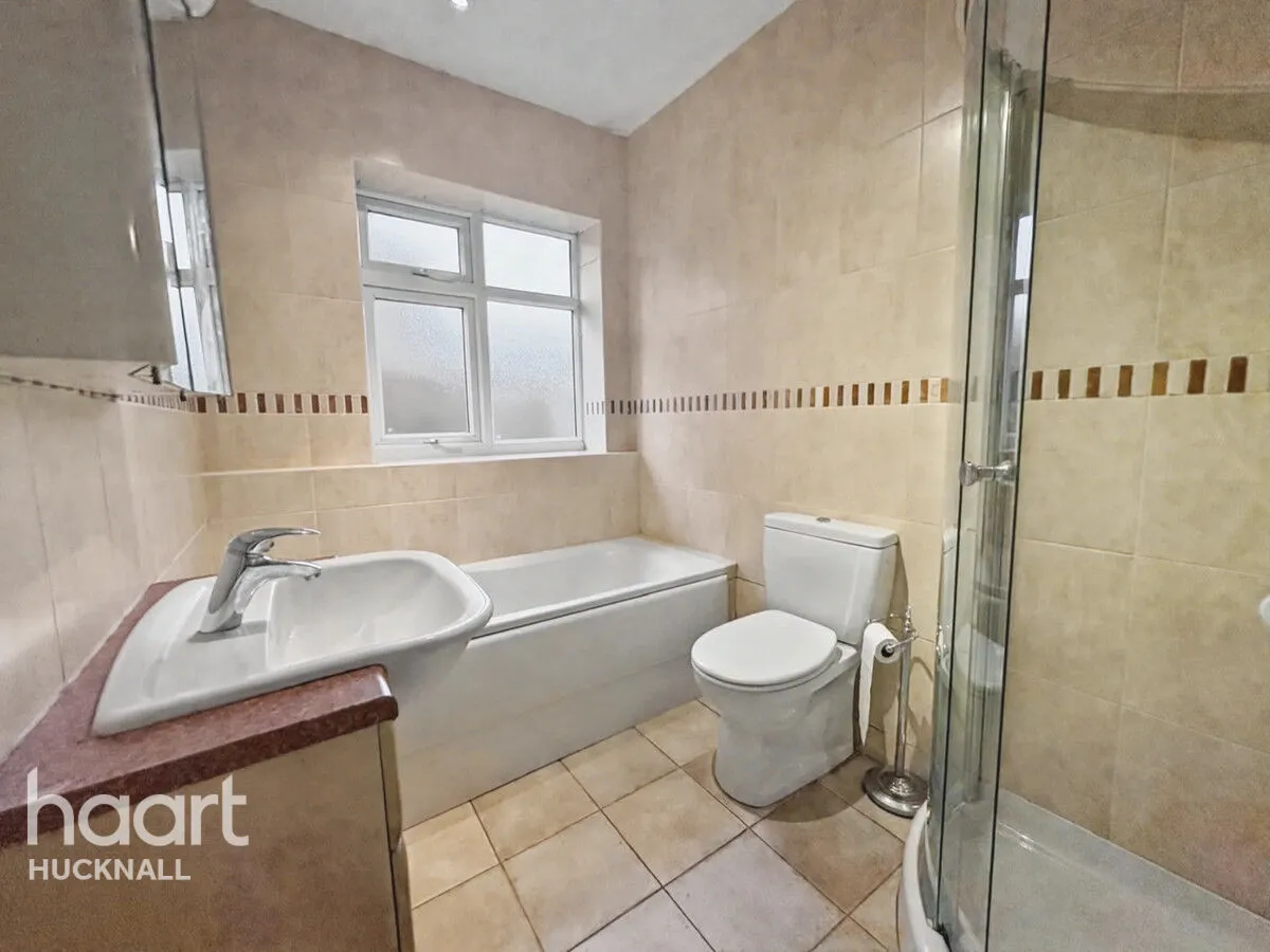 Whyburn Lane, Nottingham, NG15, photo 12