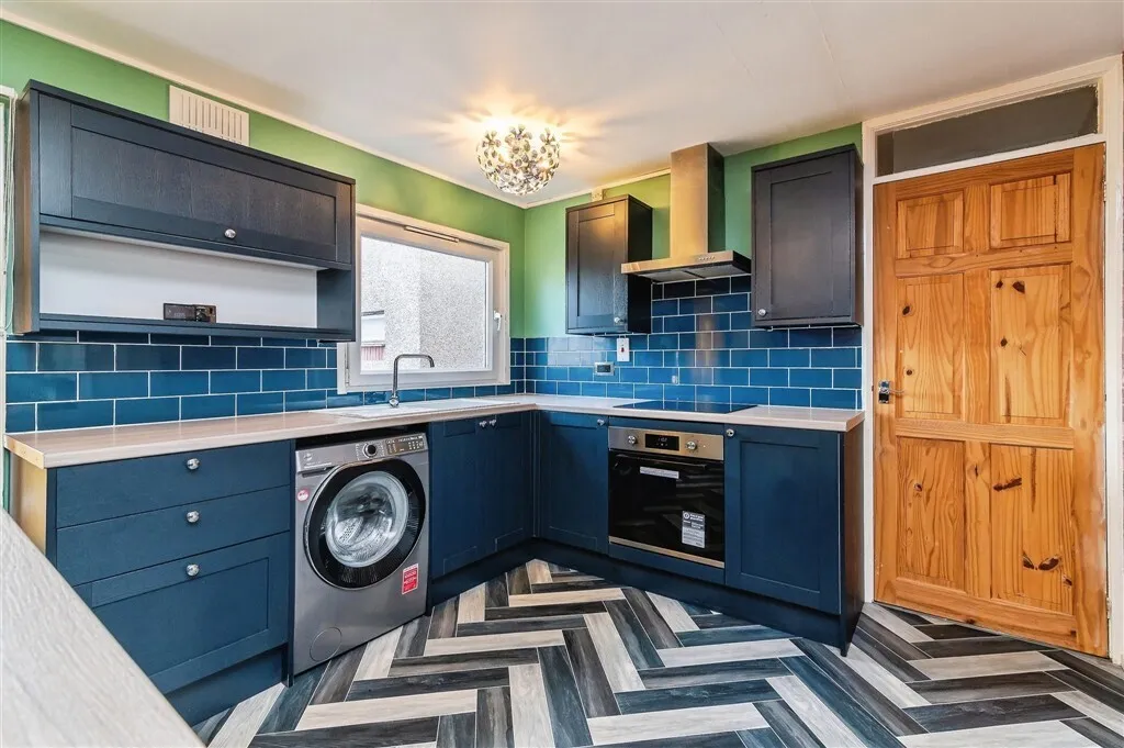 Cairns Close, Nottingham, NG5, photo 5