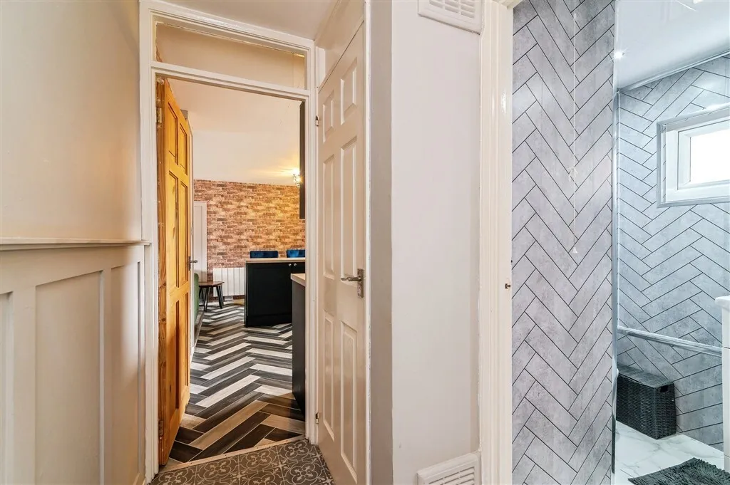 Cairns Close, Nottingham, NG5, photo 3