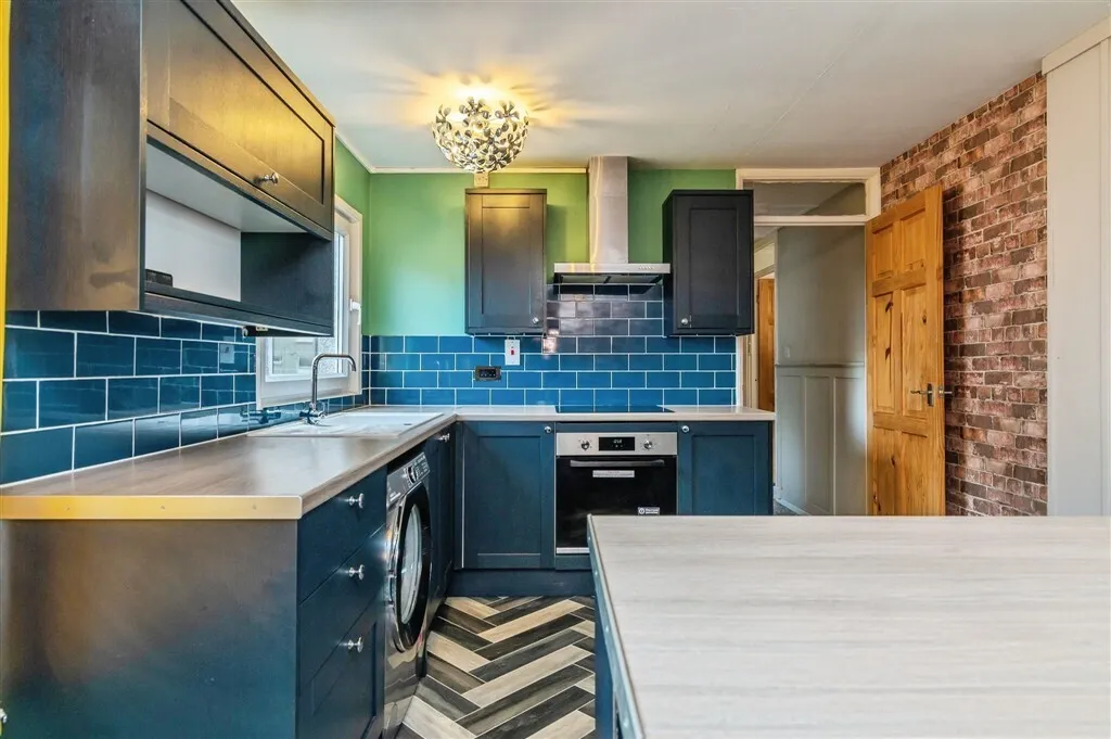 Cairns Close, Nottingham, NG5, photo 7