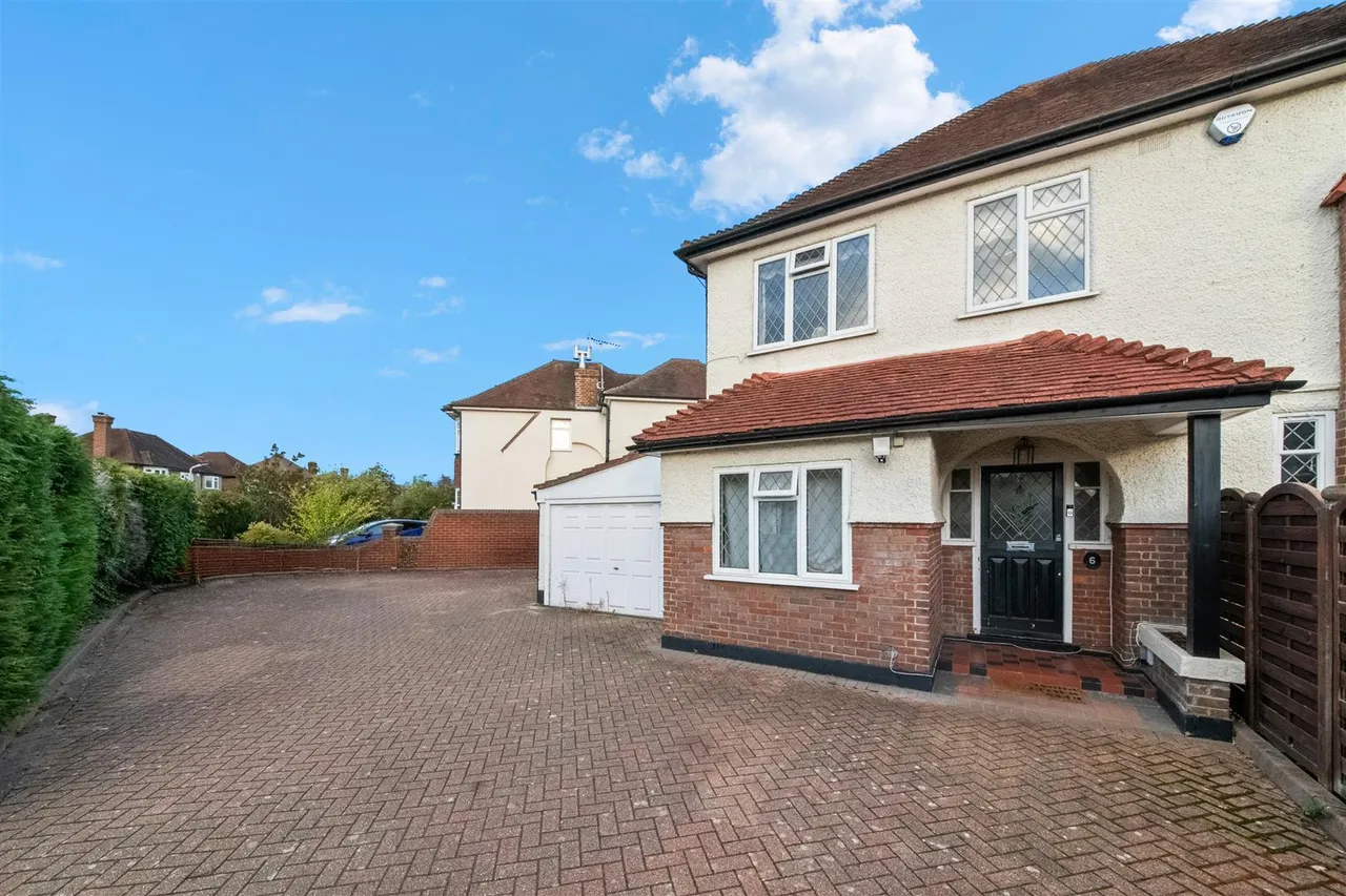 Belmont Close, Uxbridge, photo 17