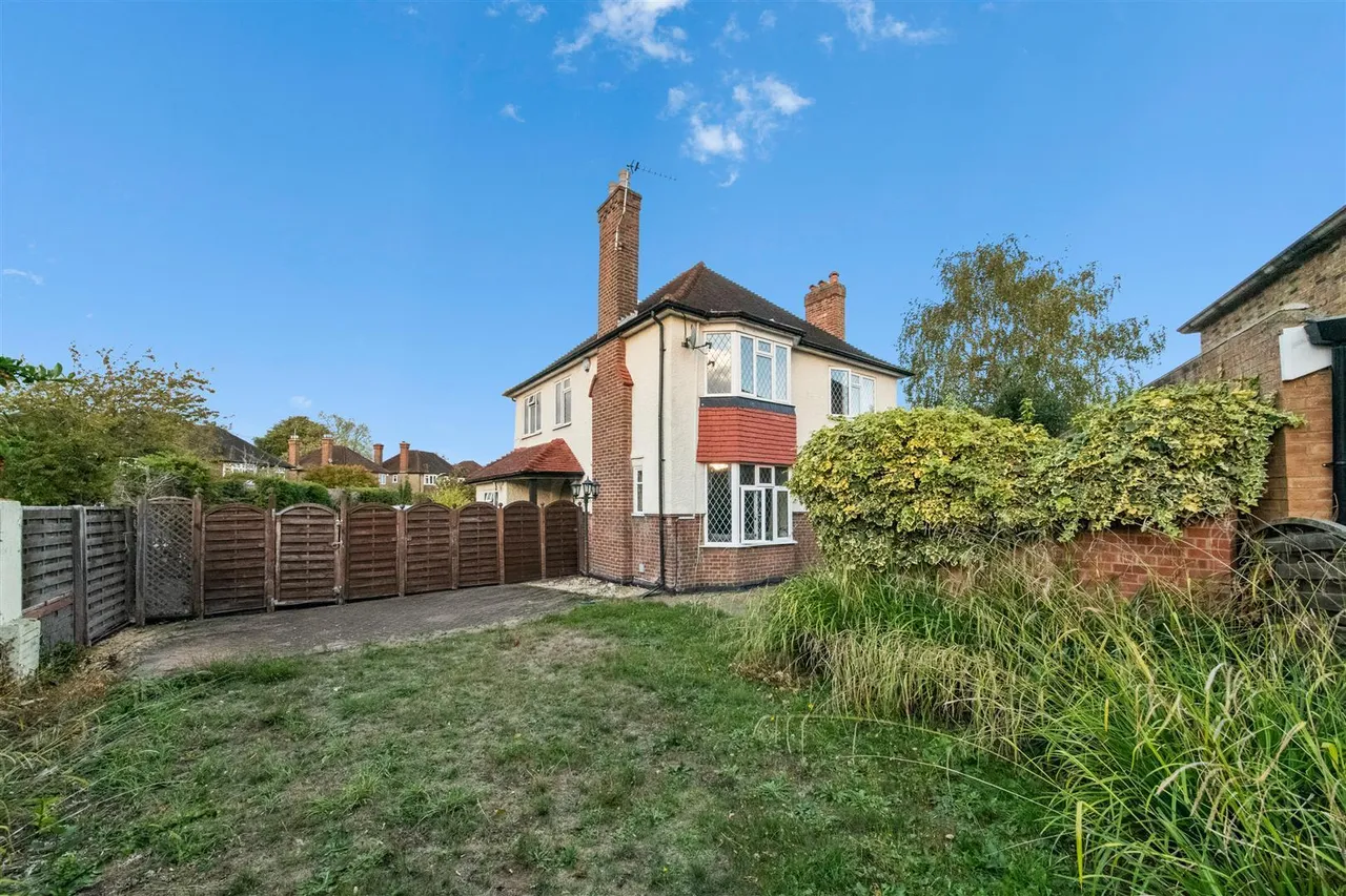 Belmont Close, Uxbridge, photo 8