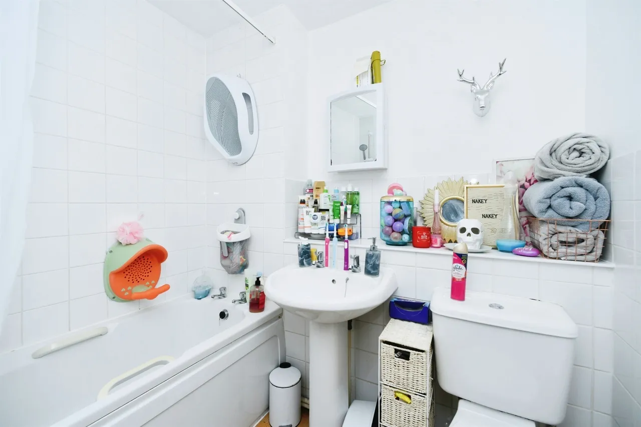 Balcombe Road, Peacehaven, photo 9