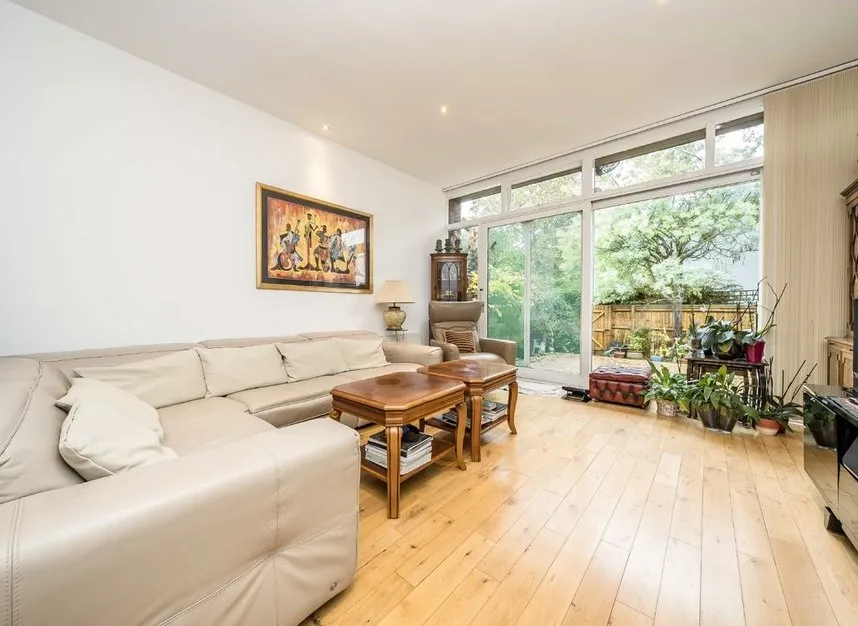 Mallard Place, Strawberry Hill, TW1, photo 2