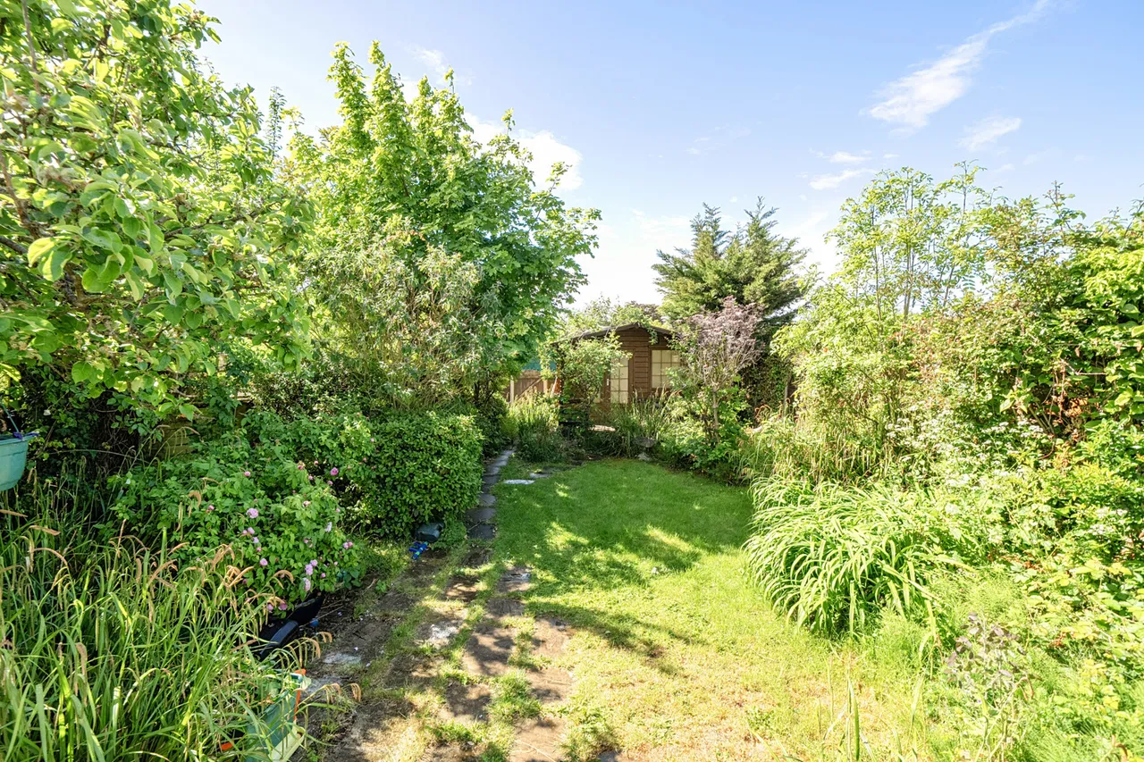 Carr Road, Northolt, UB5, photo 17