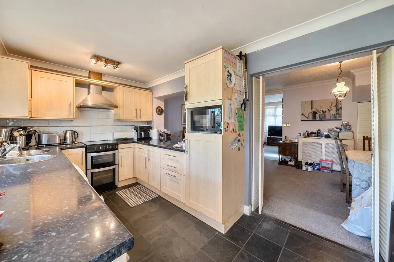 Carr Road, Northolt, UB5, photo 15