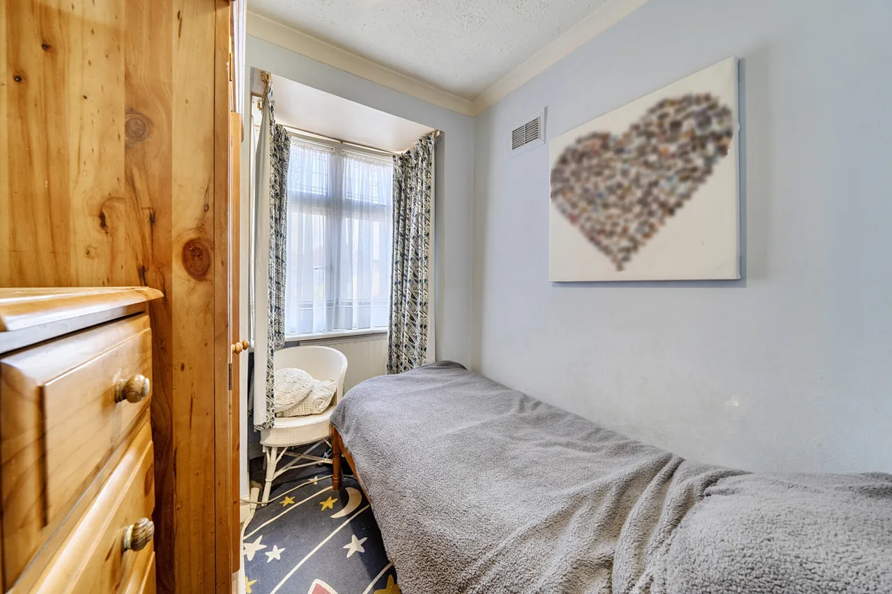 Carr Road, Northolt, UB5, photo 5