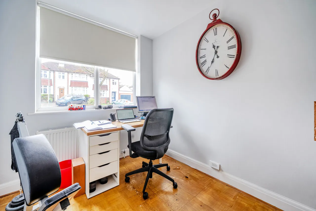 Chatham Avenue, Hayes, Kent, BR2, photo 11