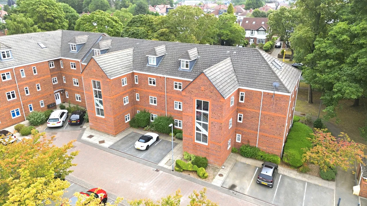 Brackenhurst Drive, Moortown, LS17, photo 16