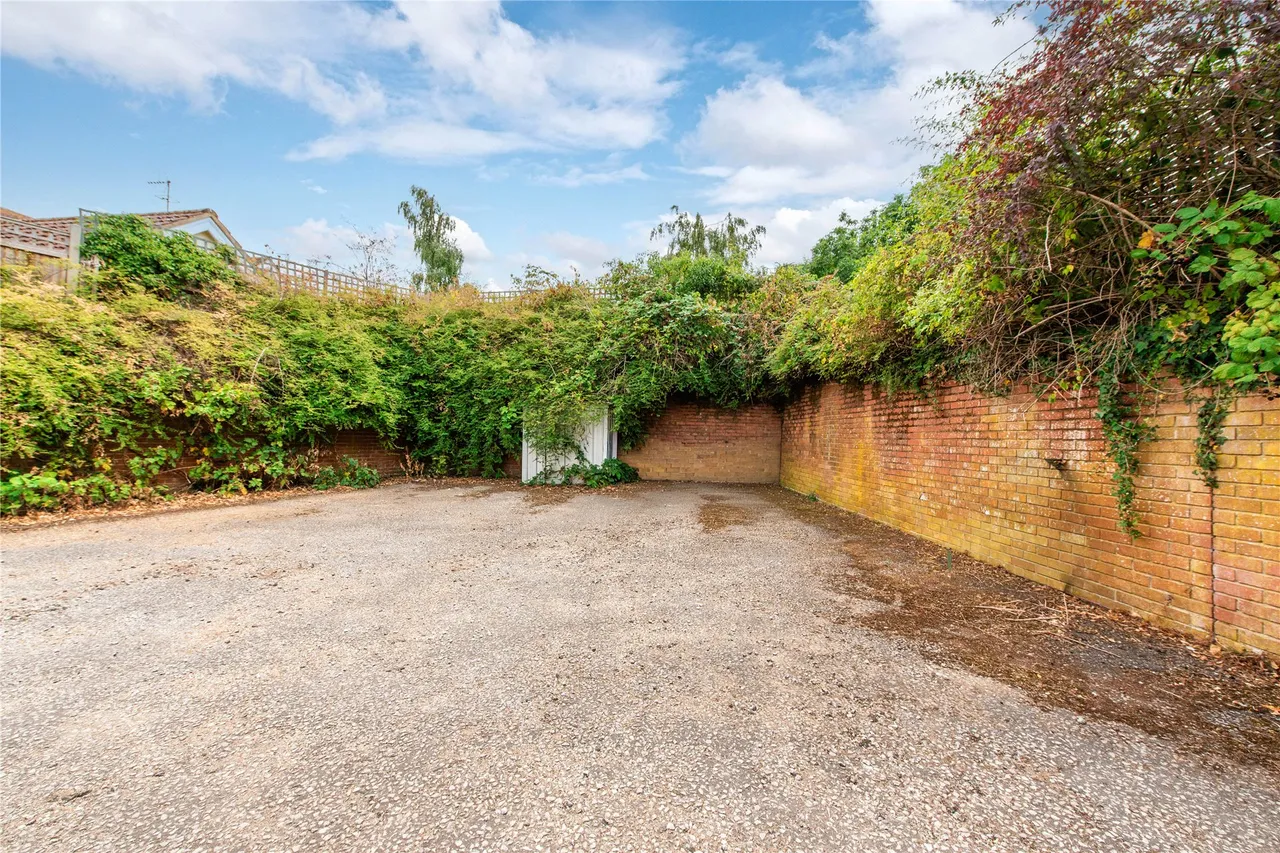 Mount Pleasant, Aspley Guise, MK17, photo 13