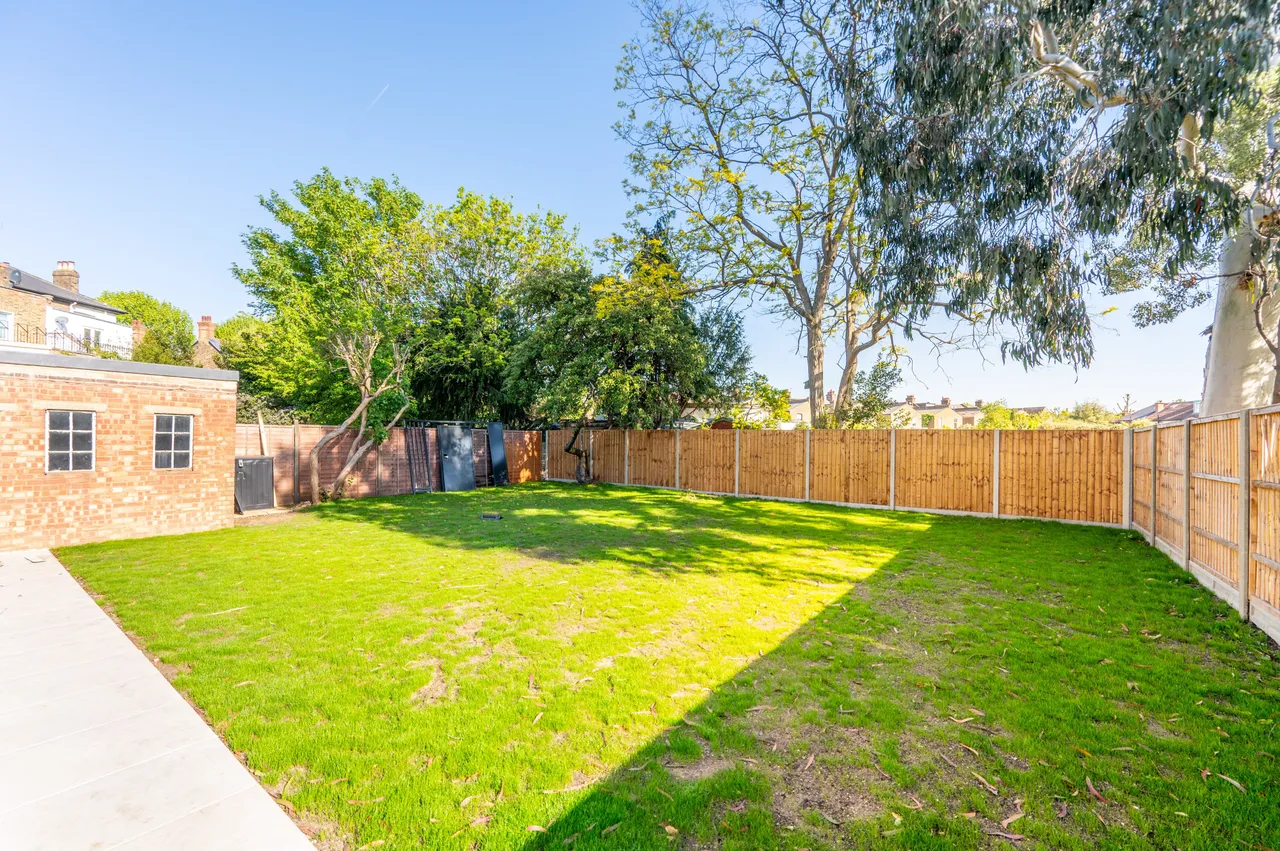 The Cottage, 72 St Quintin Avenue, London, photo 10