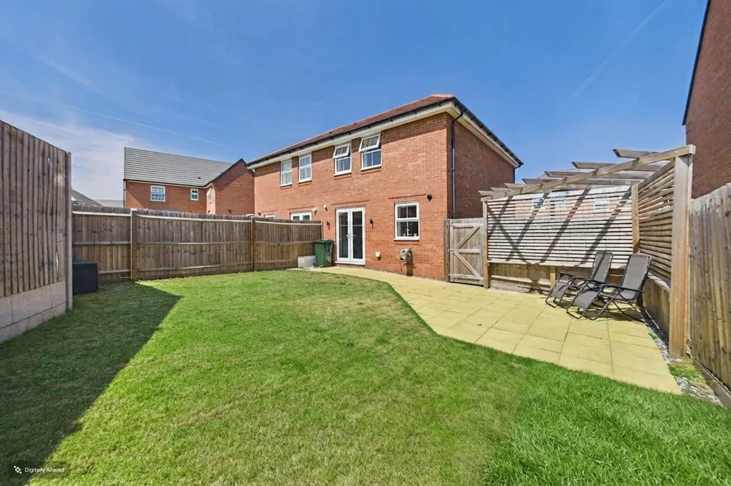 Pankhurst Close, East Leake, photo 20