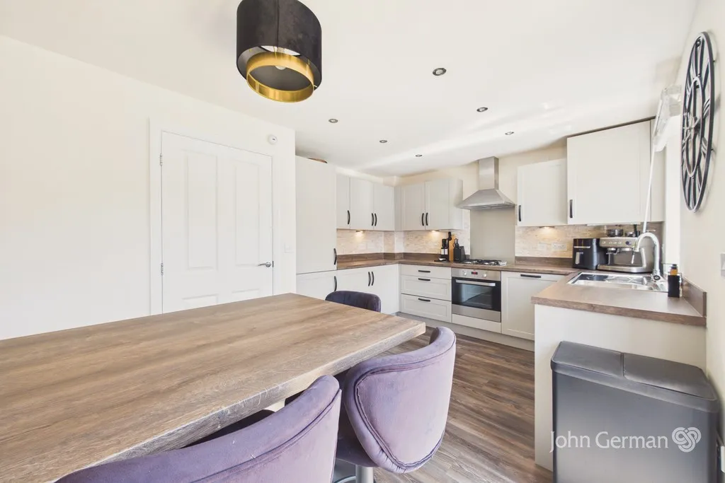Pankhurst Close, East Leake, photo 9