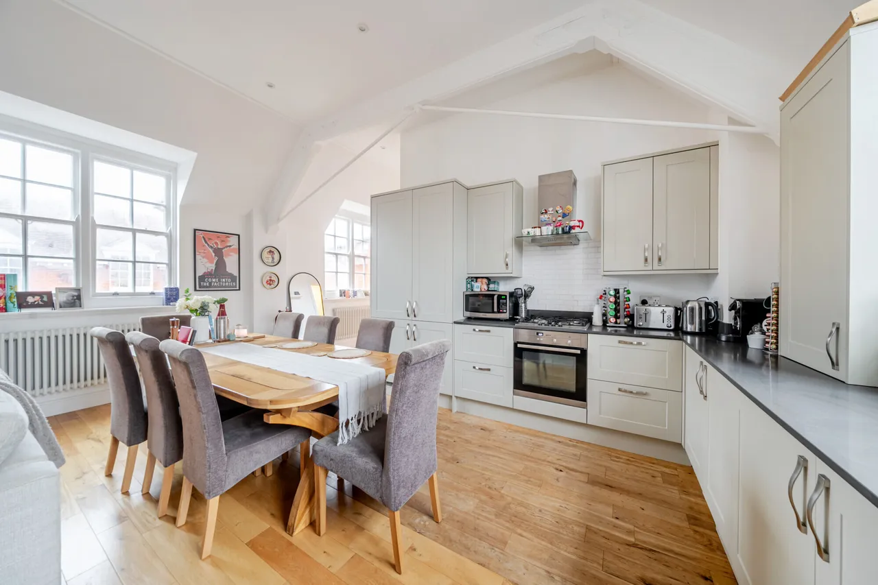 Bluecoats Avenue, Hertford, SG14, photo 2