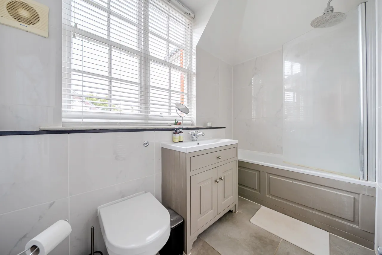 Bluecoats Avenue, Hertford, SG14, photo 10
