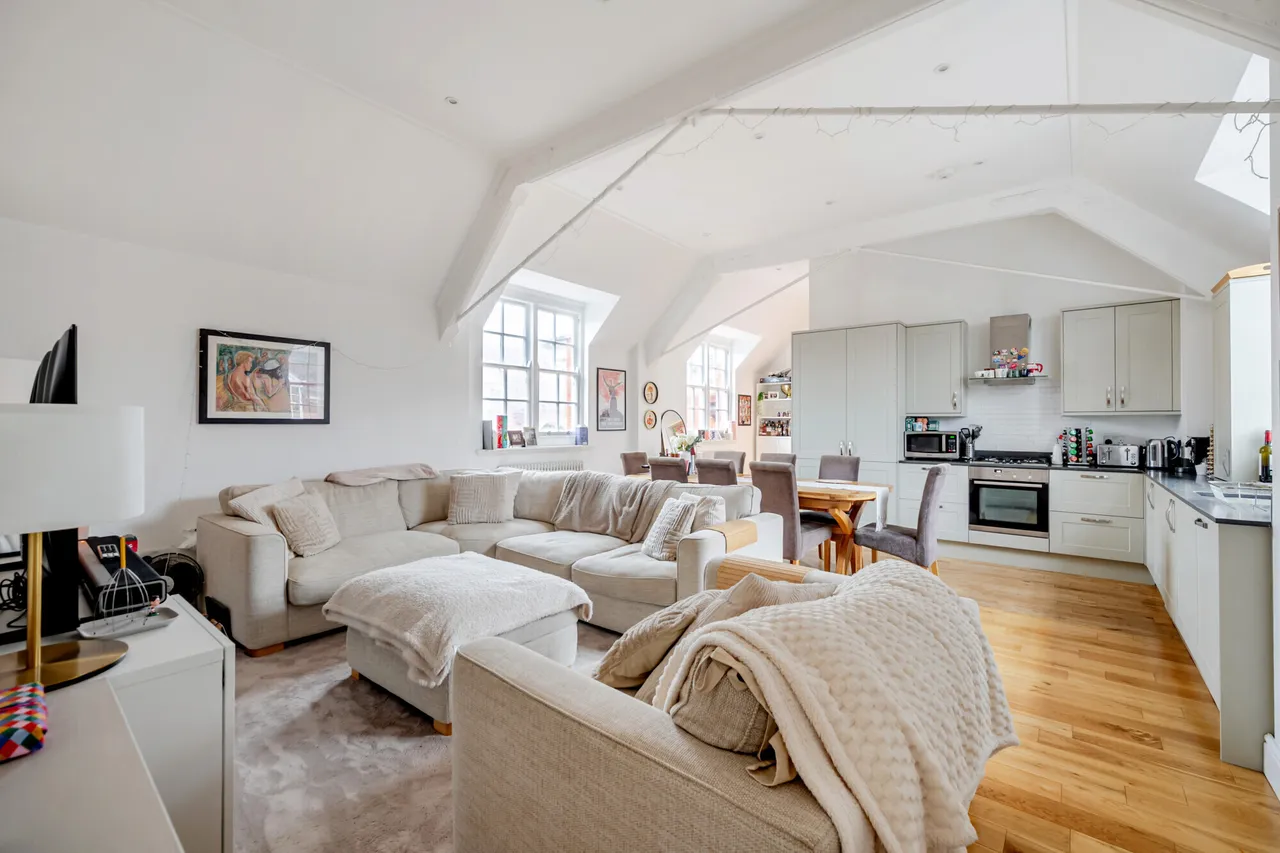 Bluecoats Avenue, Hertford, SG14, photo 3