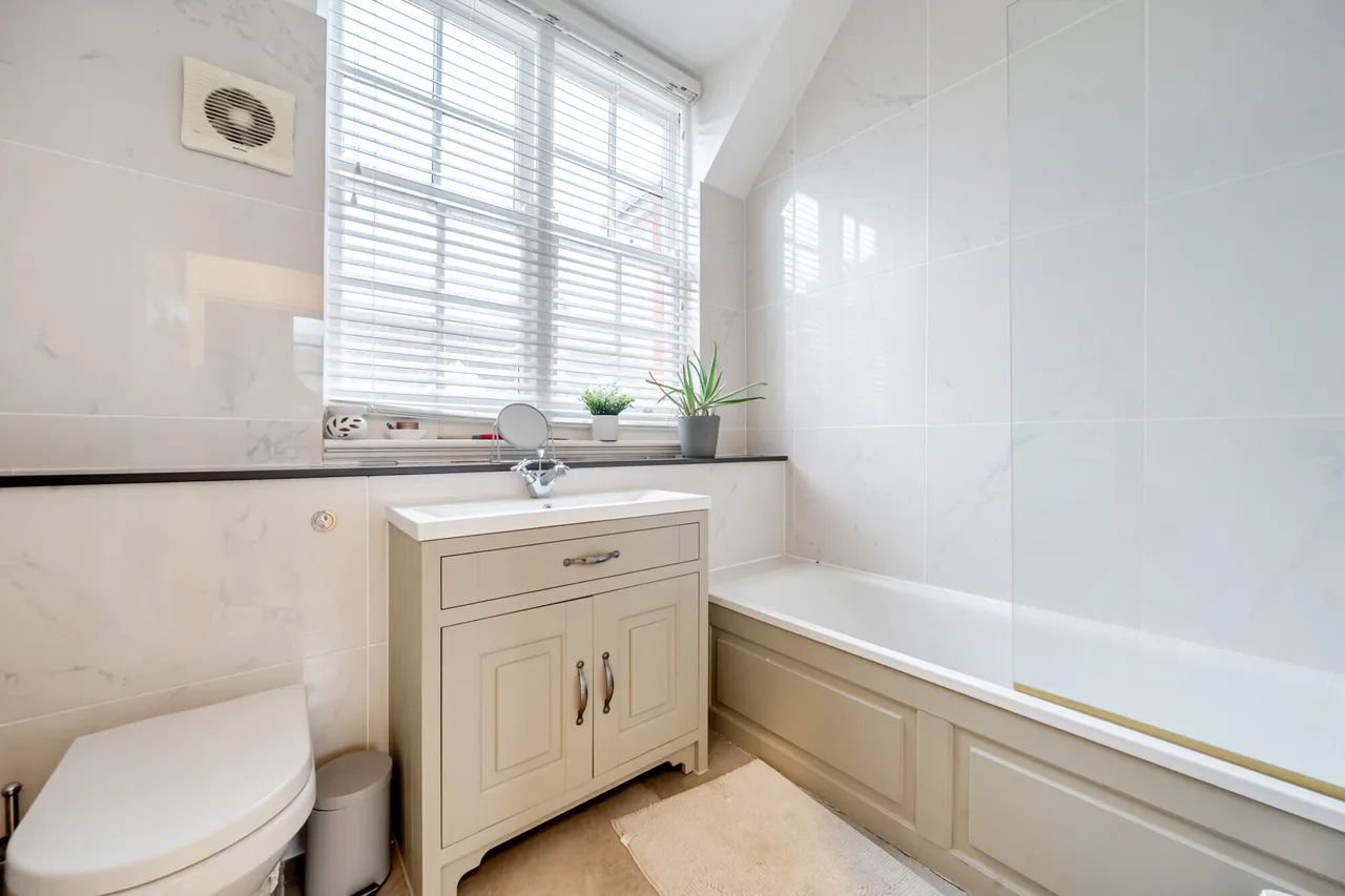 Bluecoats Avenue, Hertford, SG14, photo 12