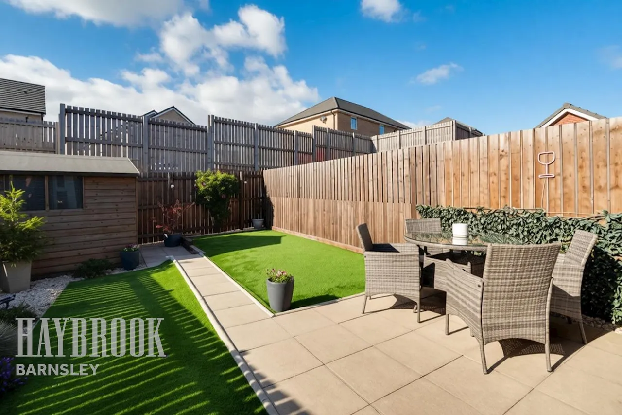 Carrs Avenue, Cudworth, photo 13