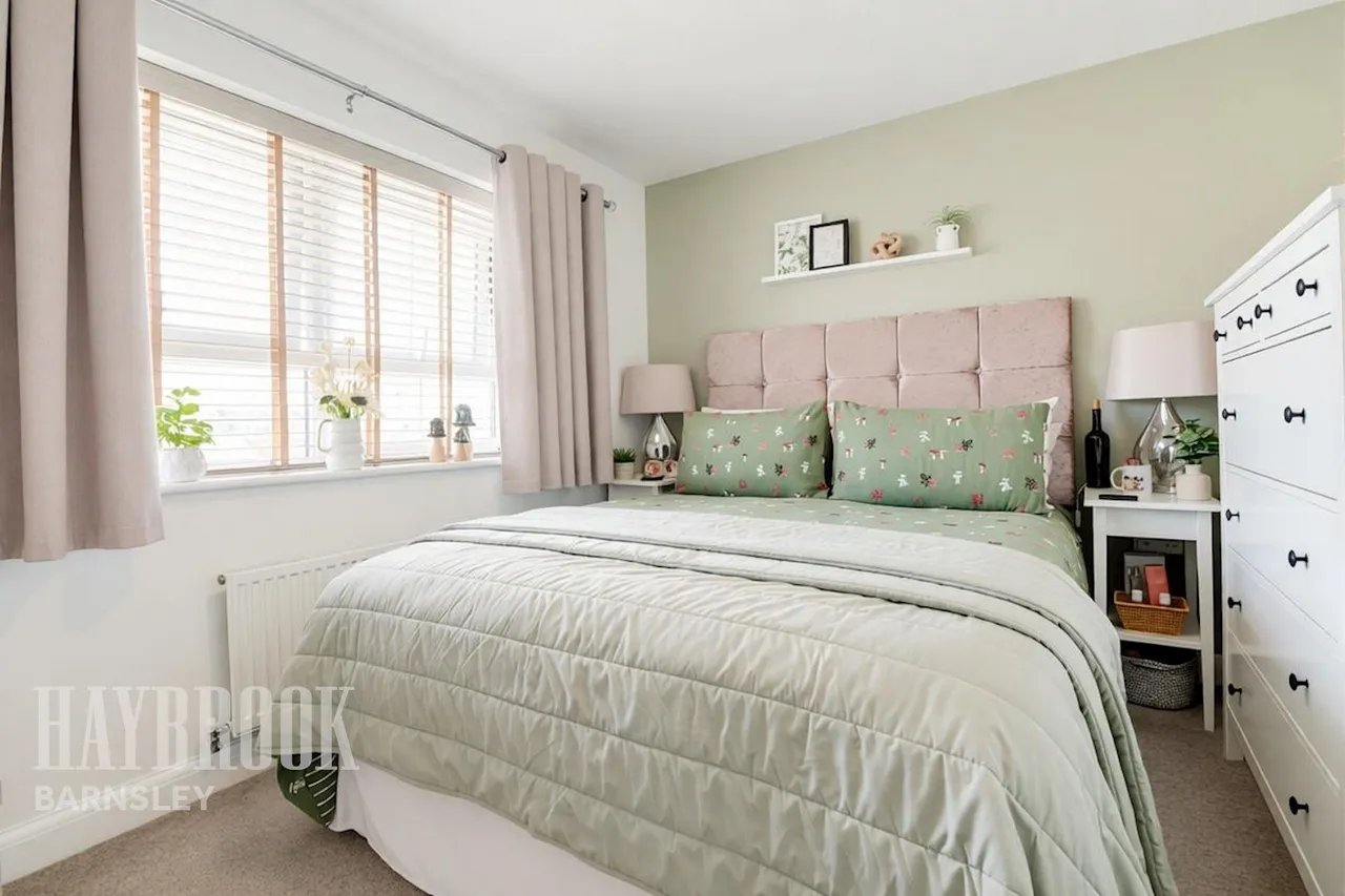 Carrs Avenue, Cudworth, photo 9