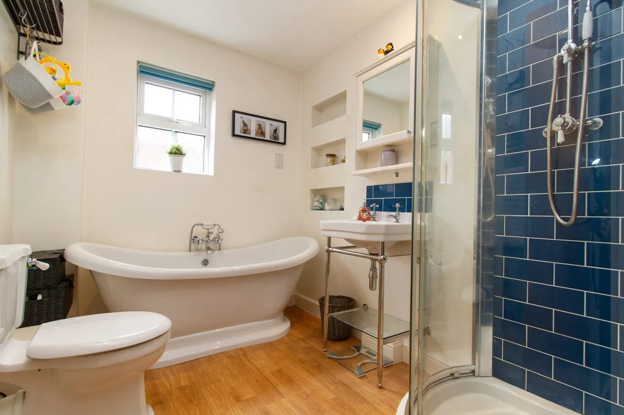 Connaught Road, Fleet, GU51 3QX, photo 11