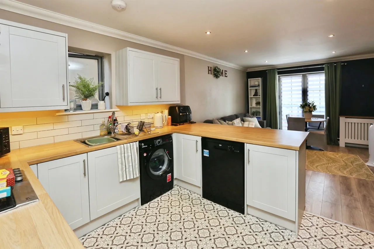 Avenue Road, Gosport, photo 9