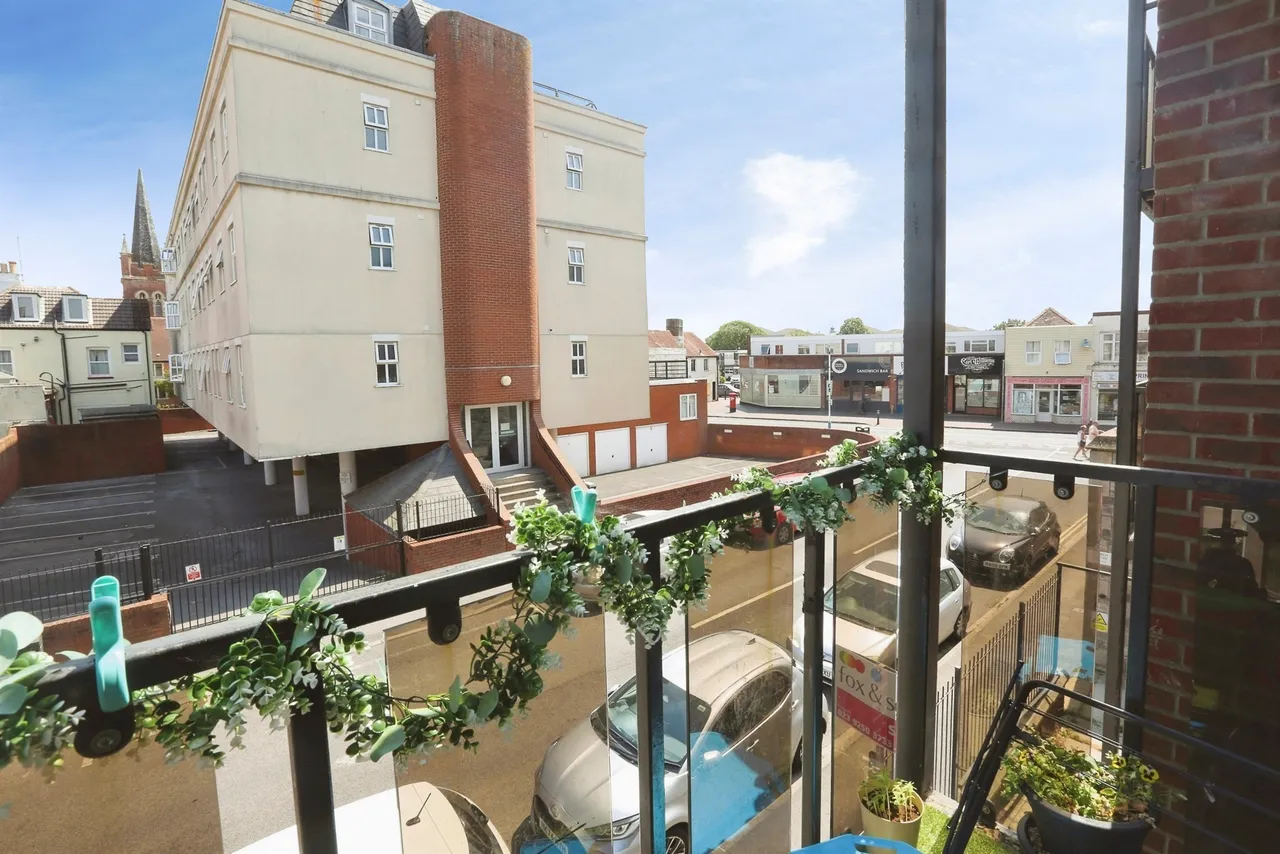 Avenue Road, Gosport, photo 7