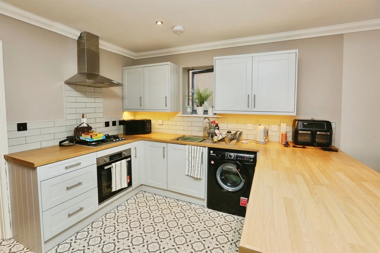 Avenue Road, Gosport, photo 11
