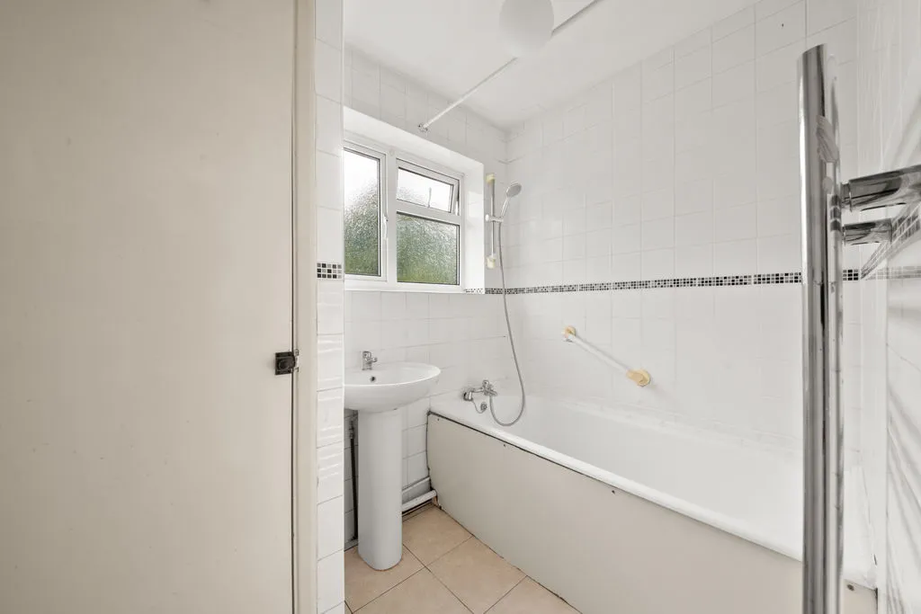 Godfrey Avenue, Northolt, UB5, photo 13
