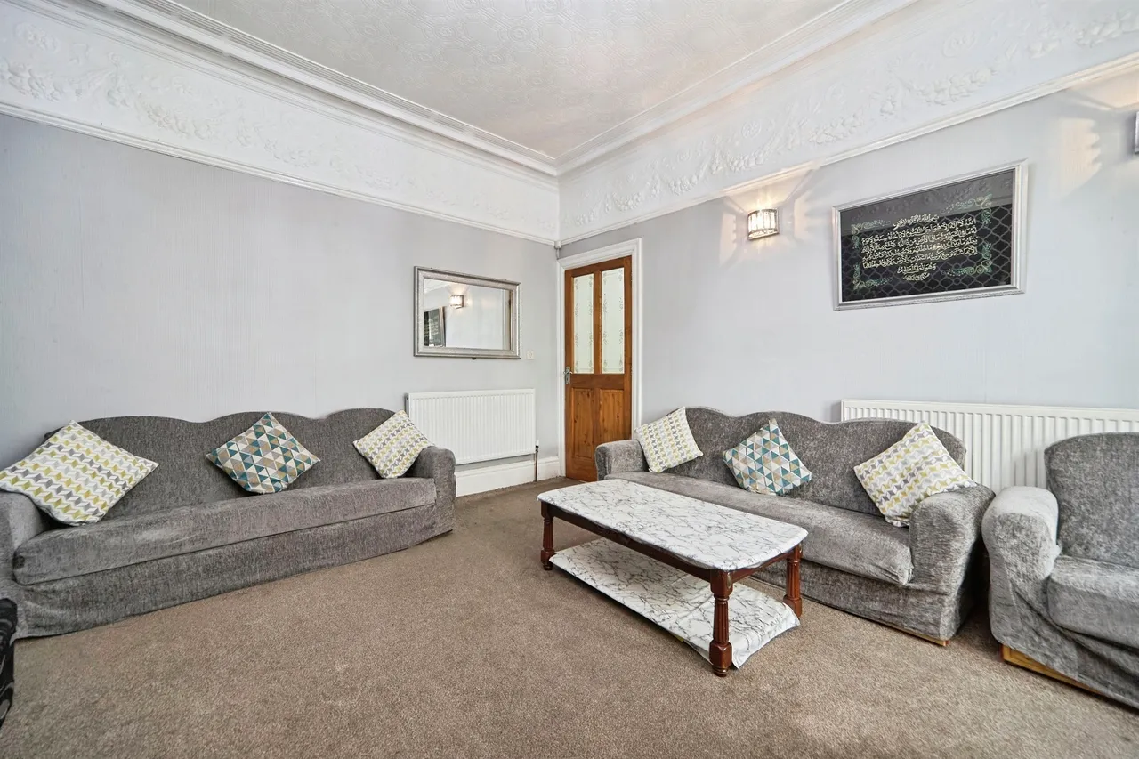 Bradford Road, Shipley, photo 3